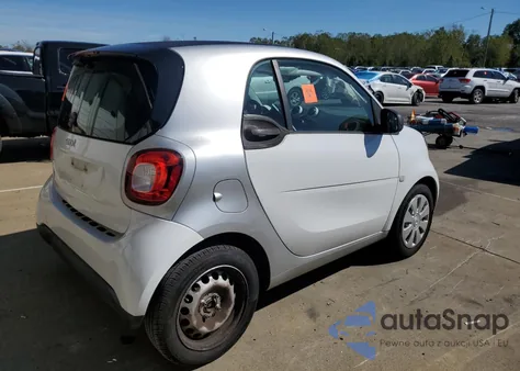 2016 Smart Fortwo z USA, uszkodzony, nr VIN WMEFJ5DA5GK127995